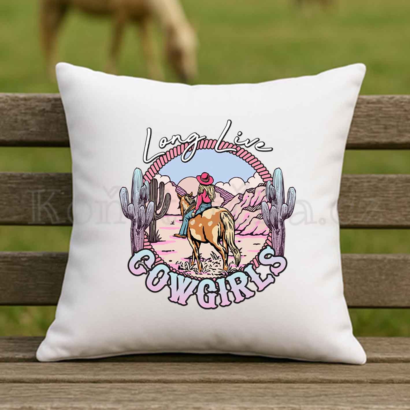 Polštářek 40x40cm s výplní "LONG LIVE COWGIRLS" Bílý
